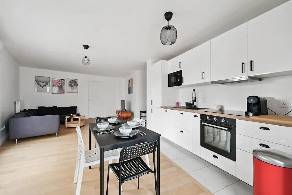 Charming 3 Bedrooms - 10 Min Paris Expo - Metro 4 & Rer B Bagneux  Apartment Bagneux (Hauts-de-Seine)